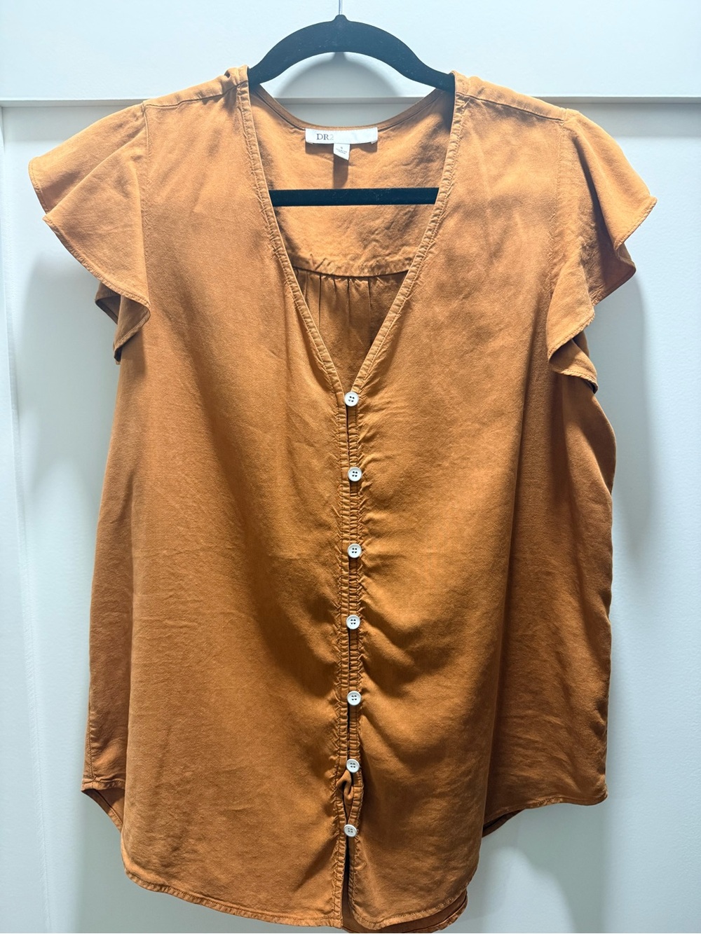 DR2 Rust-Tone Button Front Flutter Sleeve Top